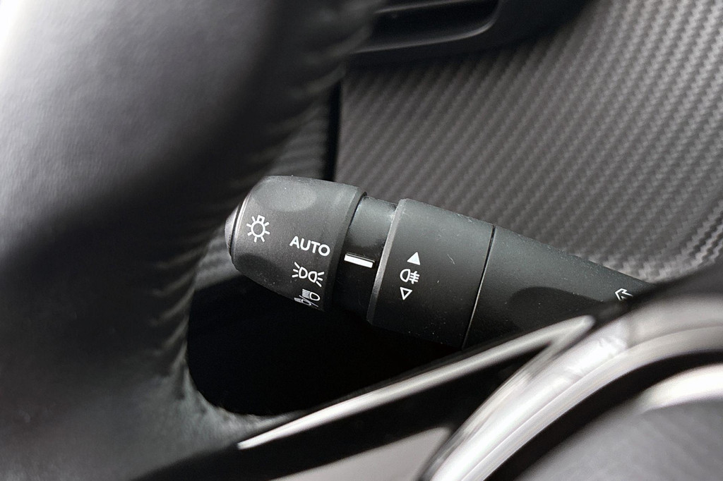 Peugeot e-208 (T386JN) met abonnement