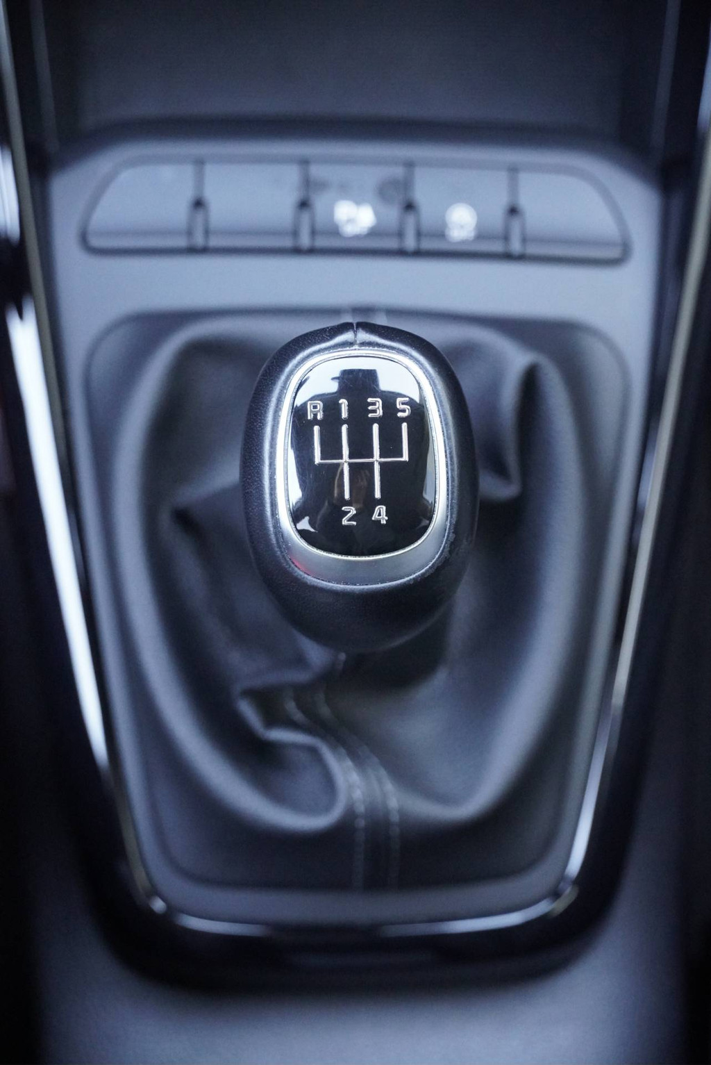 Kia Stonic (J176BT) met abonnement