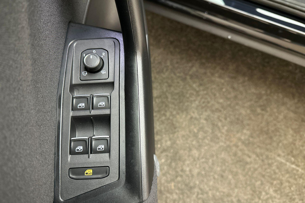 Volkswagen T-Roc (K267KD) met abonnement