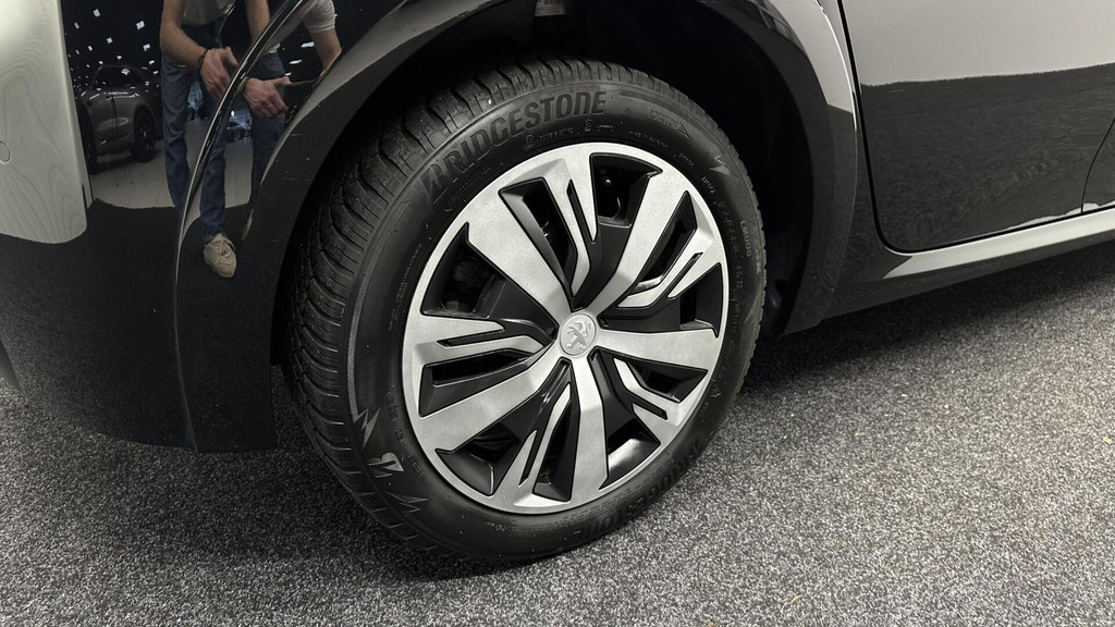 Peugeot e-208 (K619HF) met abonnement