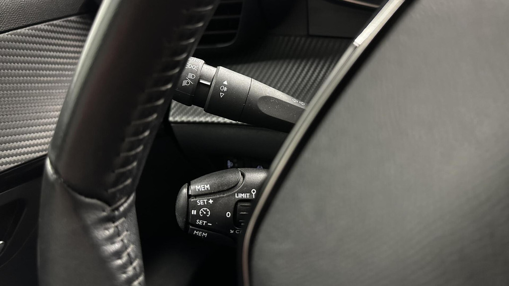 Peugeot e-208 (K619HF) met abonnement