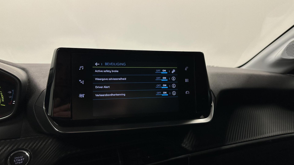 Peugeot e-208 (K619HF) met abonnement