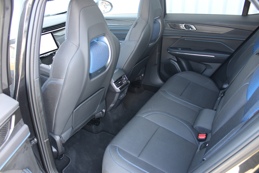 Lynk & Co 01 (Z603DK) met abonnement