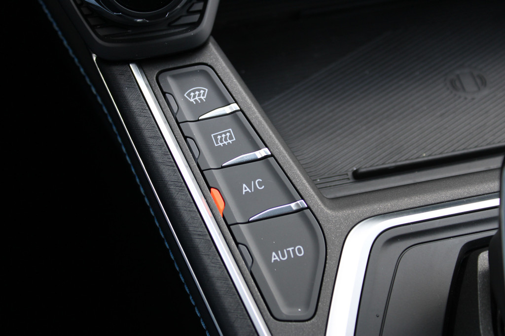 Lynk & Co 01 (Z603DK) met abonnement