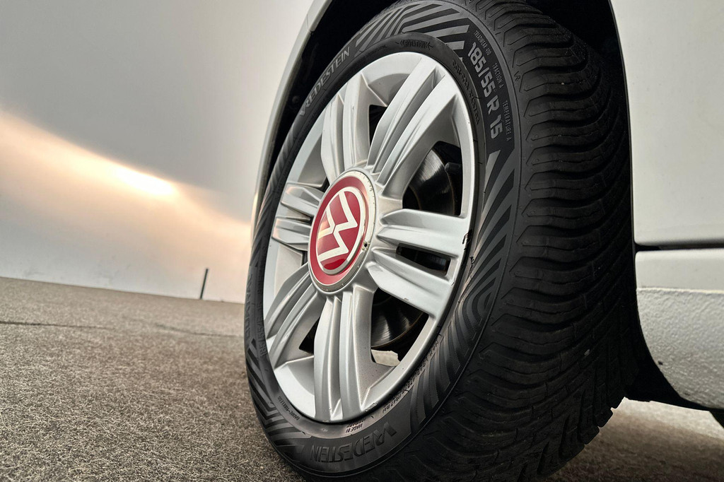 Volkswagen up! (J165BL) met abonnement