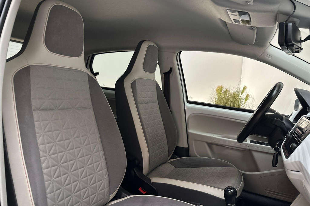 Volkswagen up! (J165BL) met abonnement