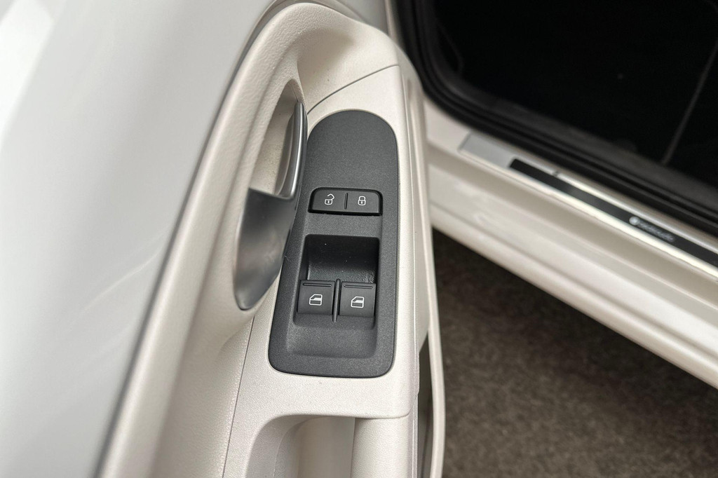 Volkswagen up! (J165BL) met abonnement