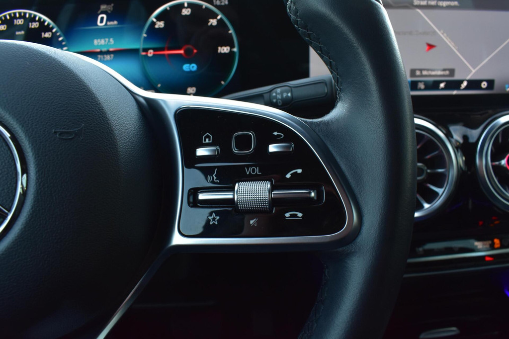 Mercedes-Benz EQA (N636RF) met abonnement