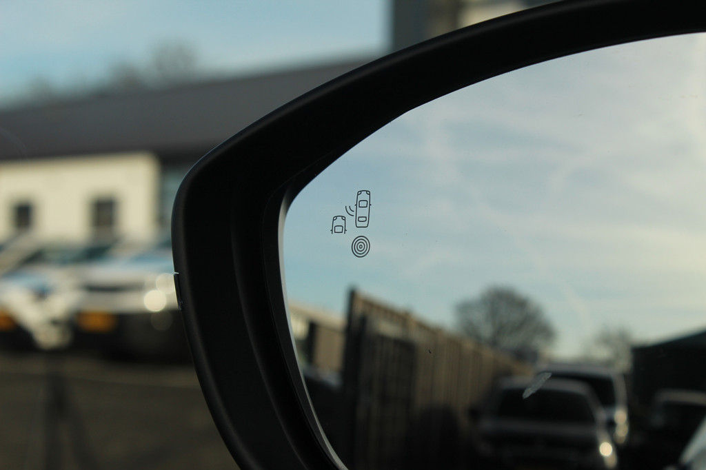 Peugeot e-2008 (N900KK) met abonnement