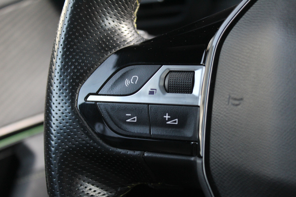 Peugeot e-2008 (N900KK) met abonnement