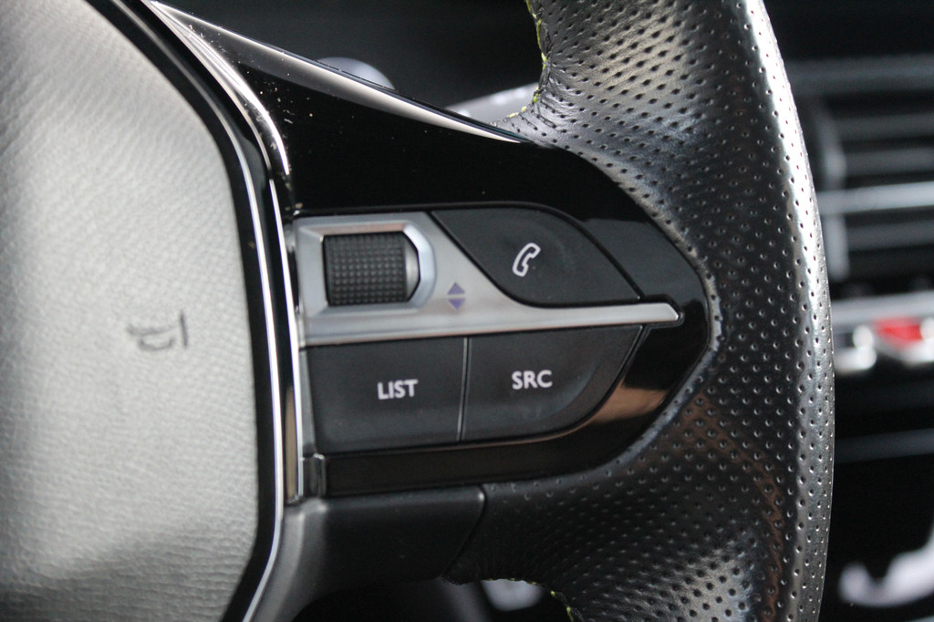 Peugeot e-2008 (N900KK) met abonnement