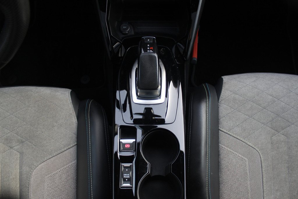 Peugeot e-2008 (N900KK) met abonnement