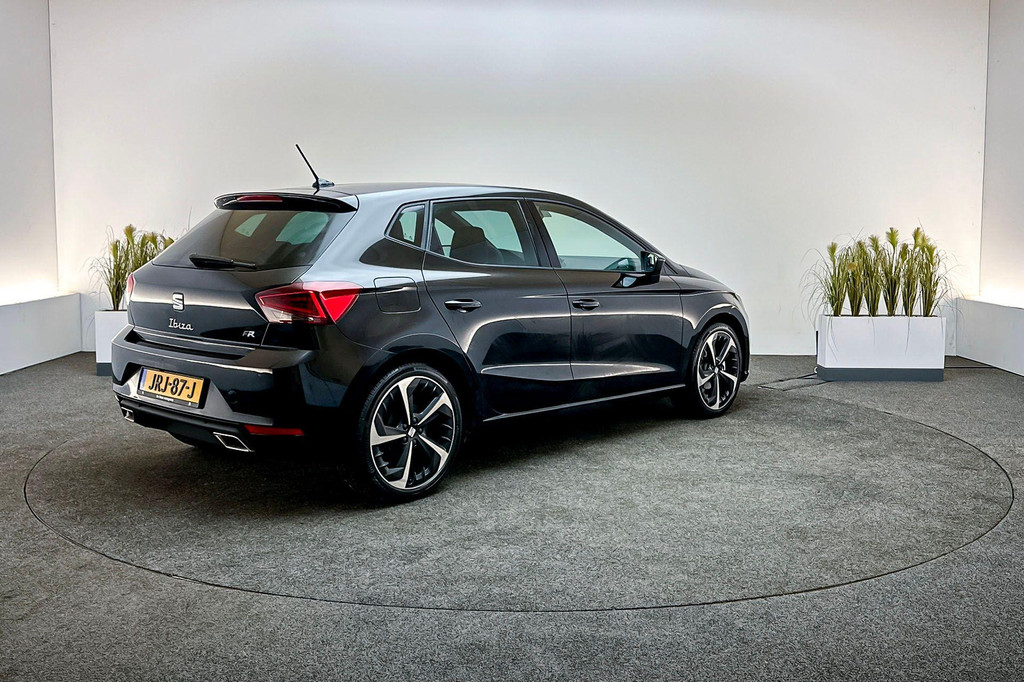 Seat Ibiza (JRJ87J) met abonnement