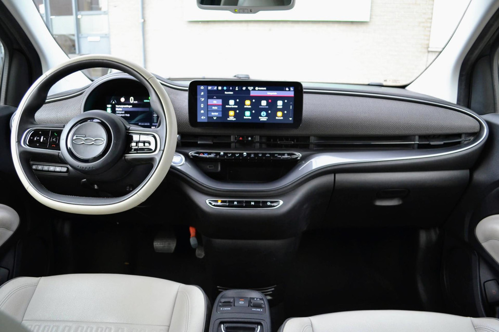 Fiat 500C (N893XD) met abonnement