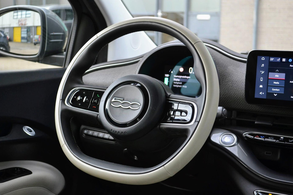 Fiat 500C (N893XD) met abonnement