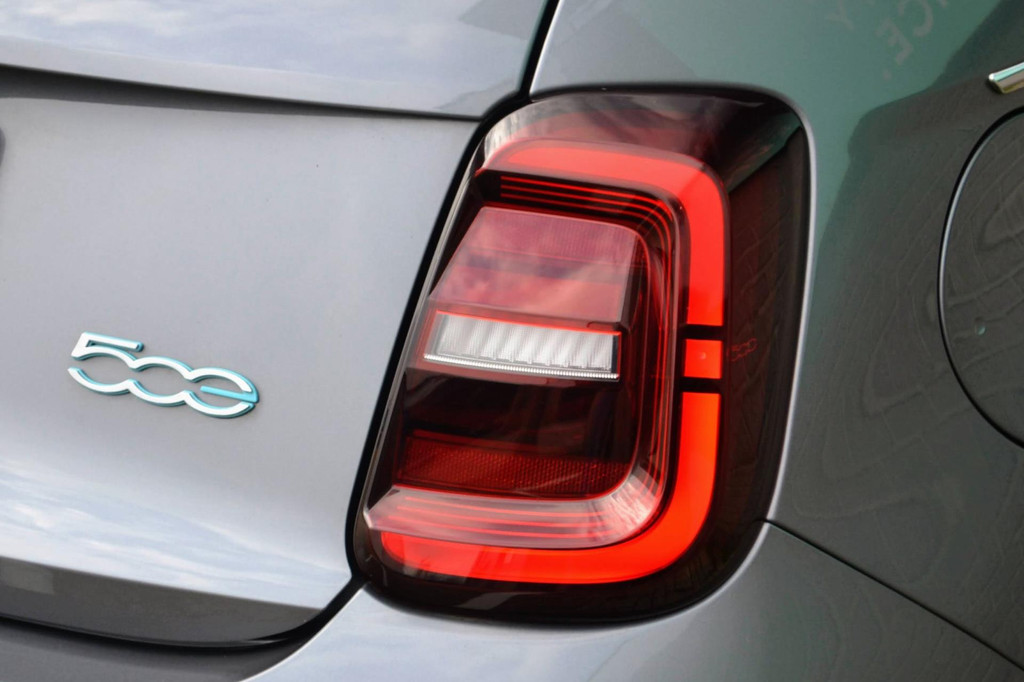 Fiat 500C (N893XD) met abonnement