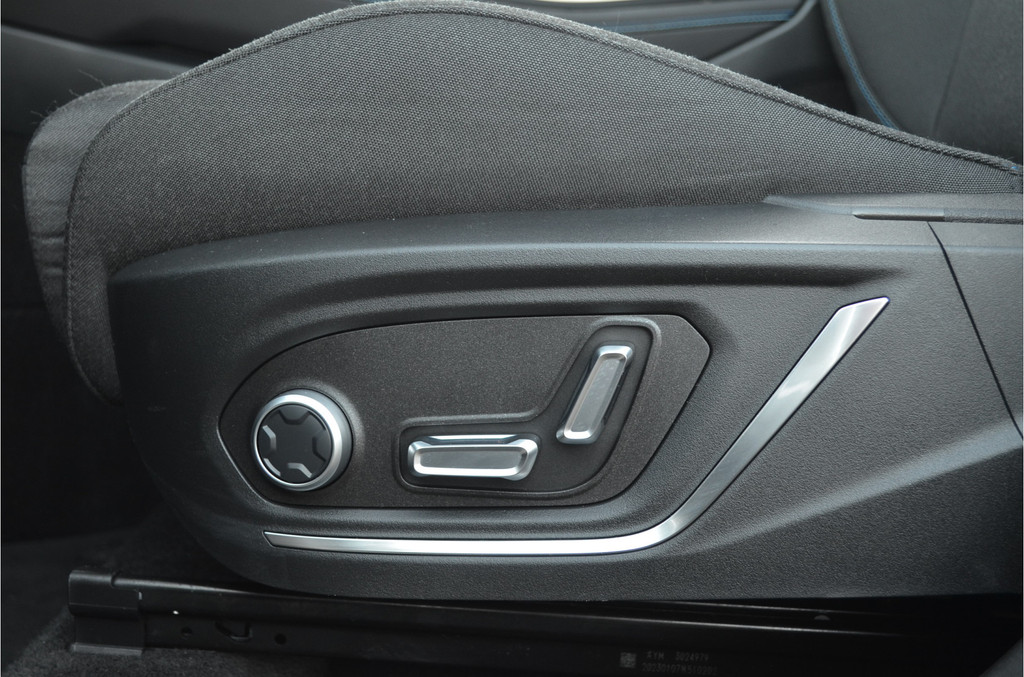 Lynk & Co 01 (S790ZZ) met abonnement