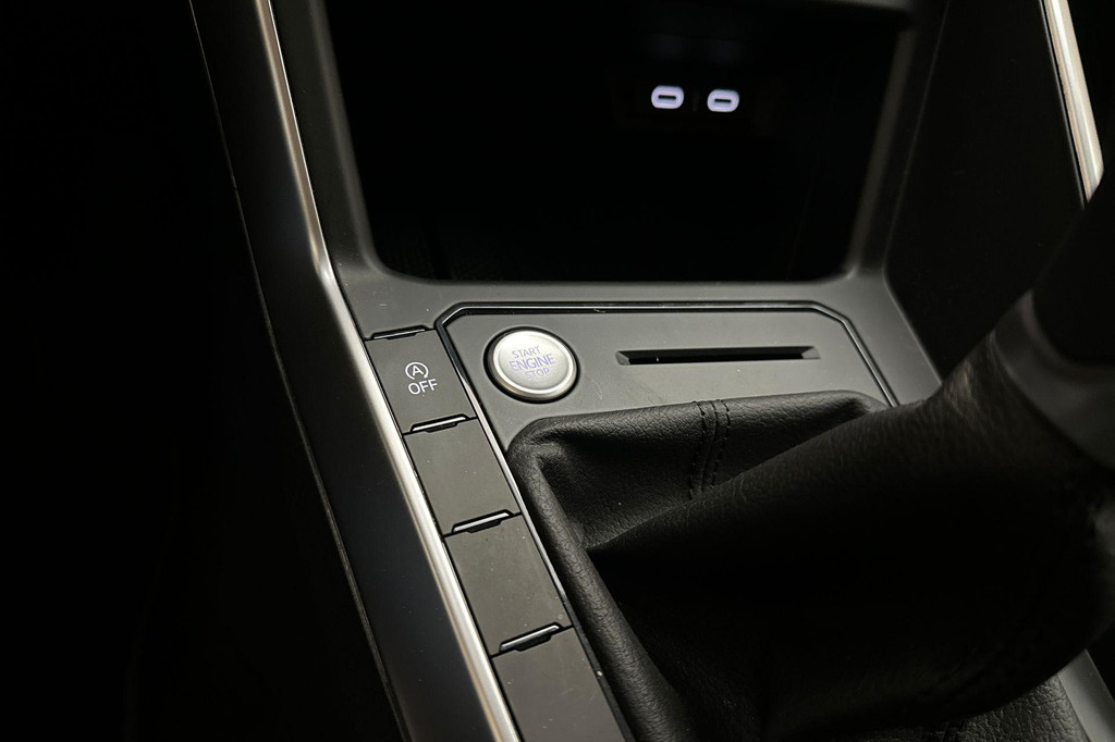 Volkswagen Taigo (JSJ15P) met abonnement