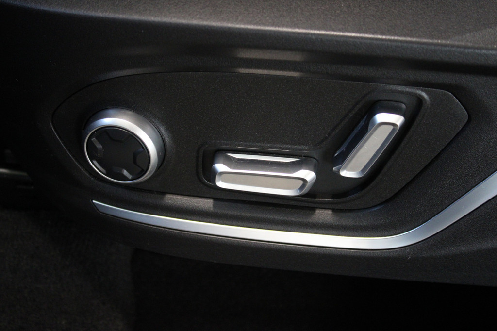 Lynk & Co 01 (Z601DK) met abonnement