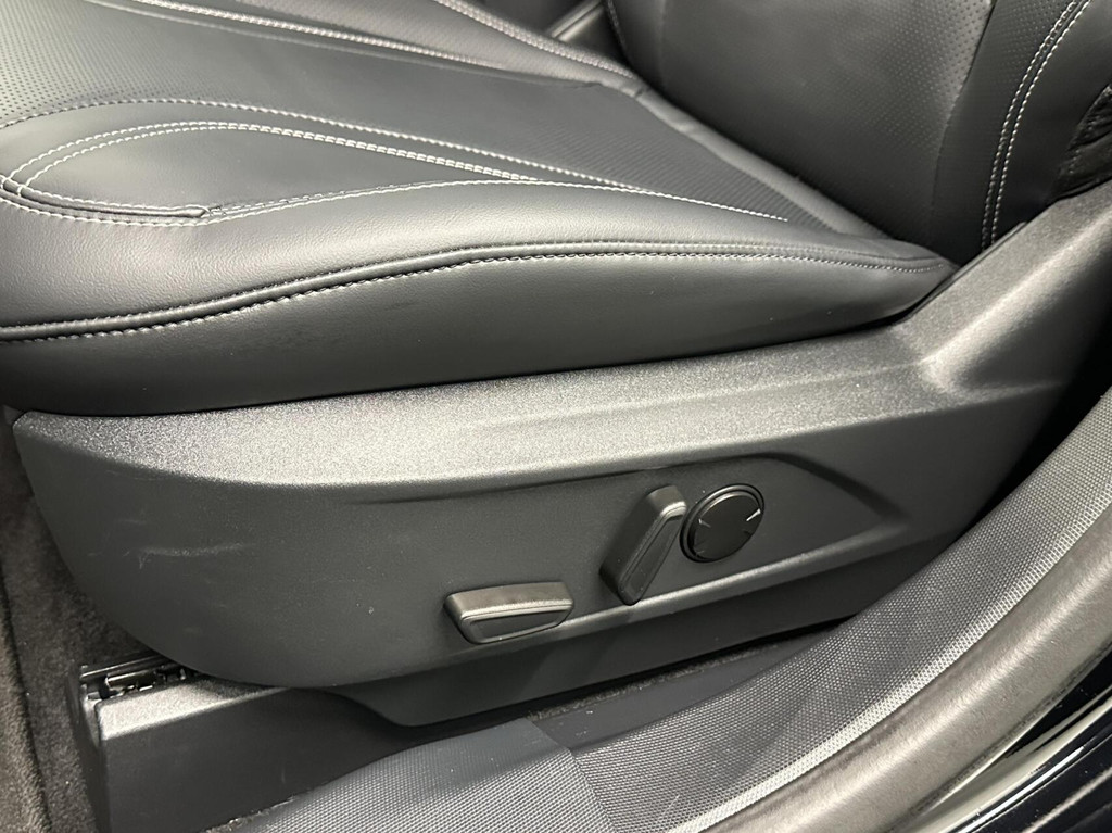 Ford Mustang Mach-E (R990ZR) met abonnement