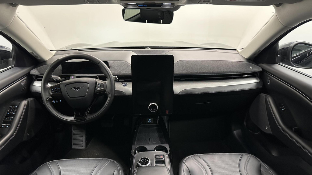 Ford Mustang Mach-E (R990ZR) met abonnement