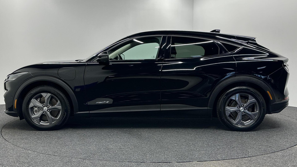 Ford Mustang Mach-E (R990ZR) met abonnement