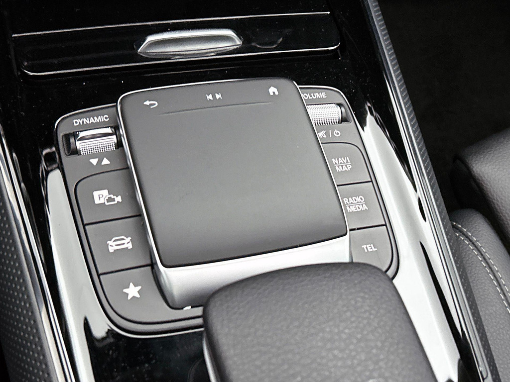 Mercedes-Benz GLA (JVB08X) met abonnement