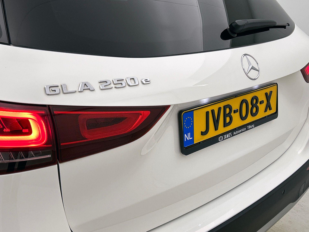 Mercedes-Benz GLA (JVB08X) met abonnement