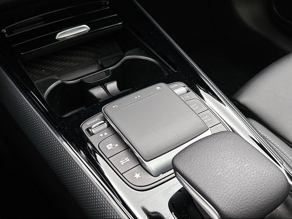 Mercedes-Benz GLA (JVB08X) met abonnement