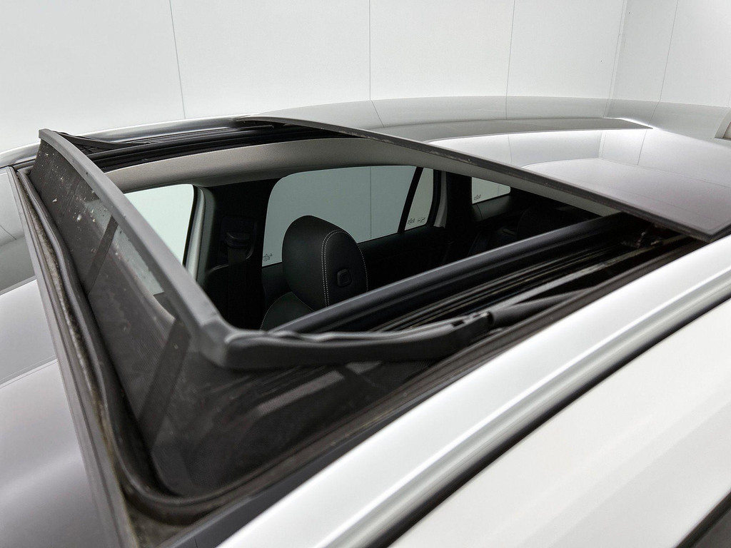 Mercedes-Benz GLA (JVB08X) met abonnement