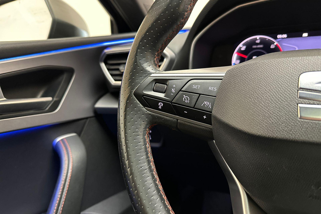 Seat Leon (JVH77J) met abonnement