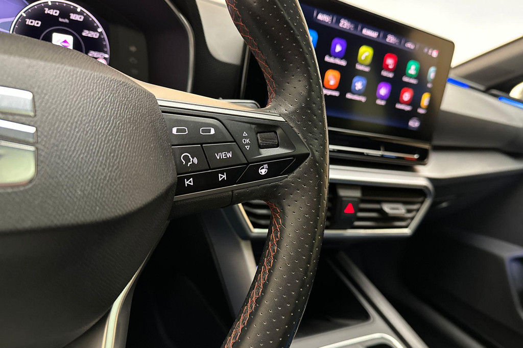 Seat Leon (JVH77J) met abonnement