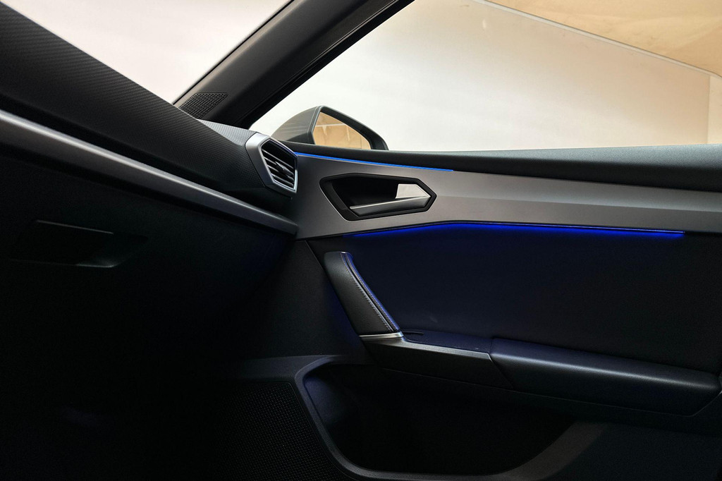 Seat Leon (JVH77J) met abonnement