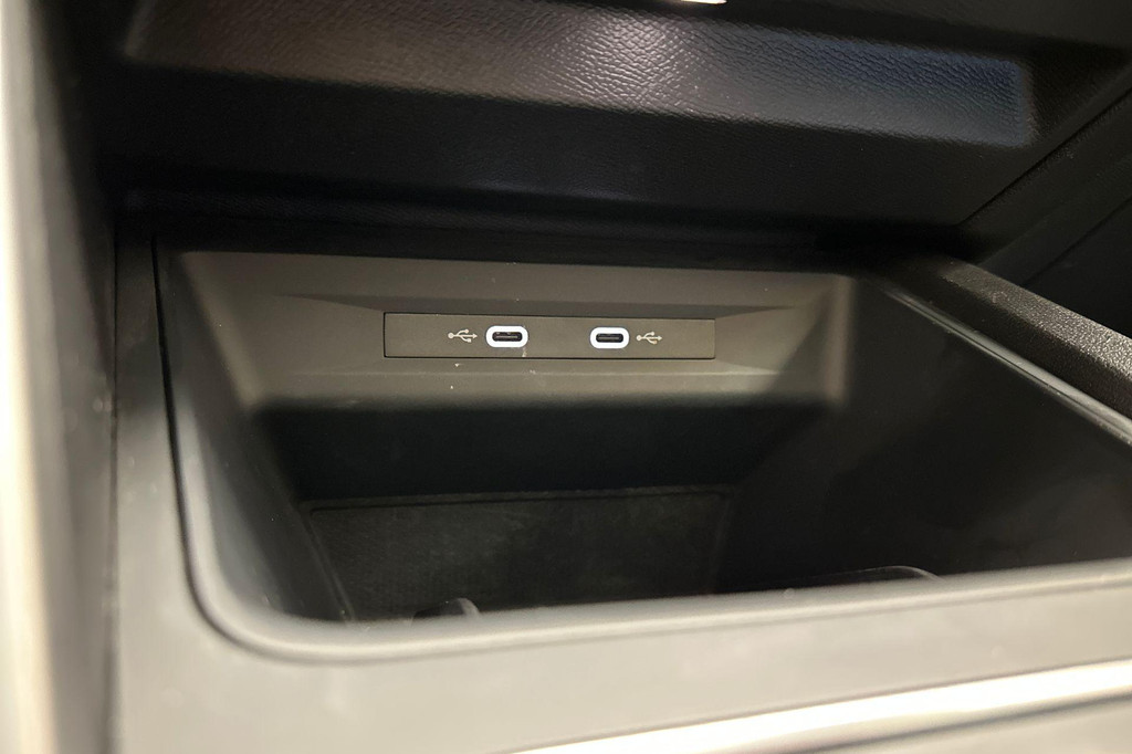 Seat Leon (JVH77J) met abonnement