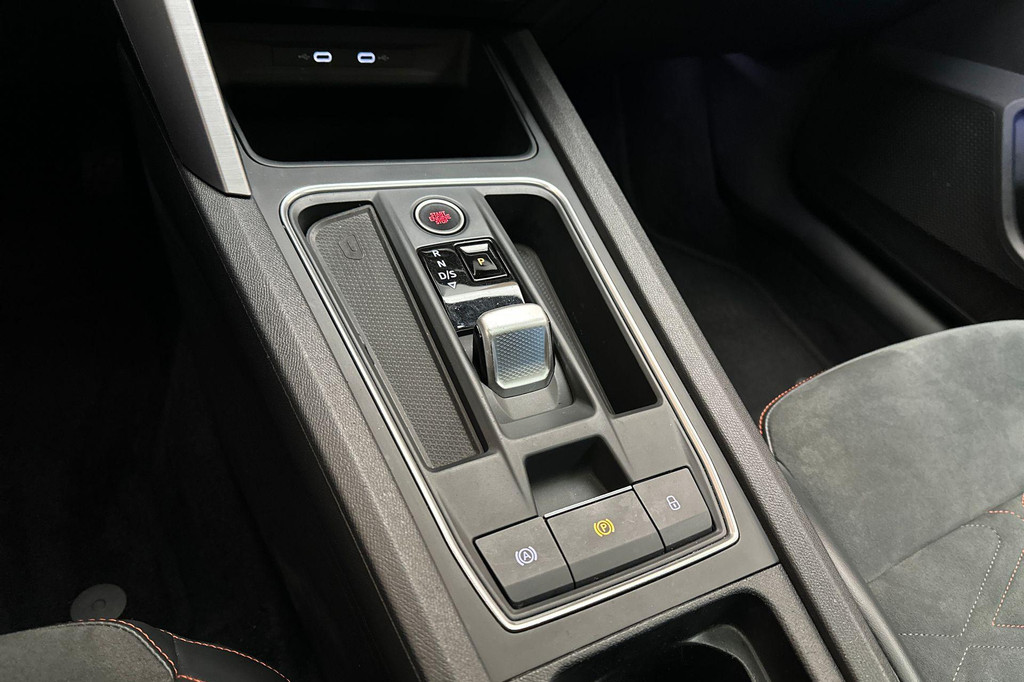 Seat Leon (JVH77J) met abonnement