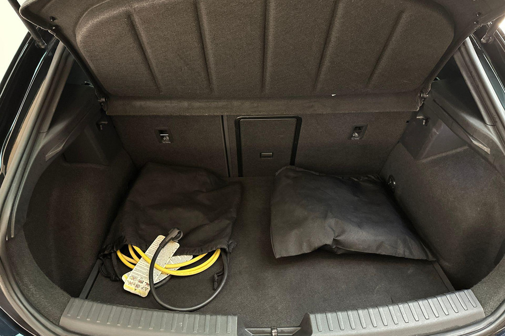 Seat Leon (JVH77J) met abonnement