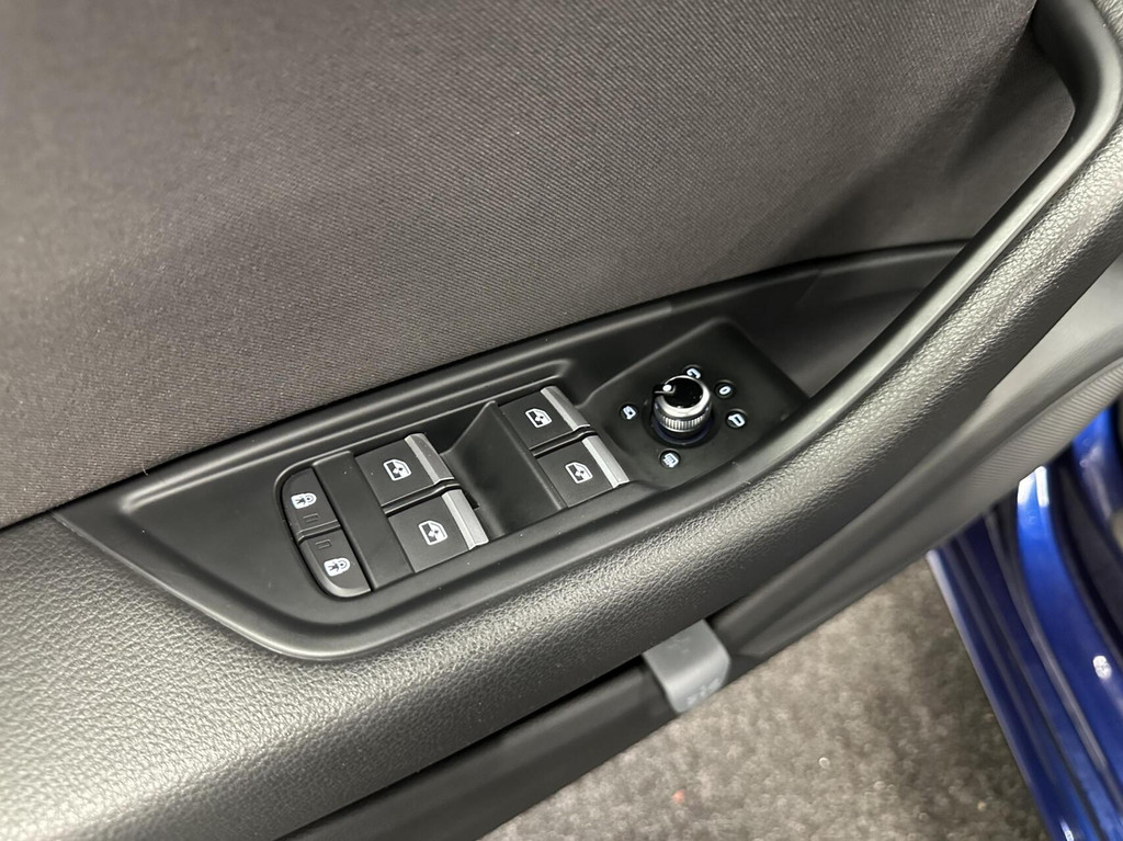 Audi A4 (H512GJ) met abonnement