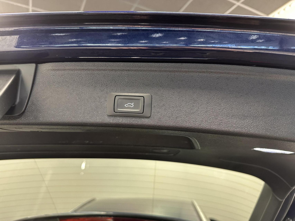 Audi A4 (H512GJ) met abonnement