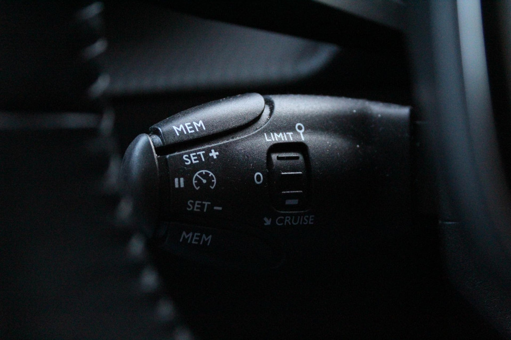 Peugeot 2008 (K167PG) met abonnement