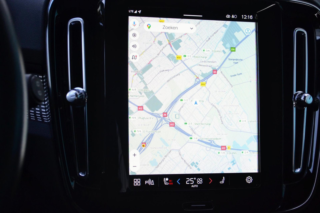 Volvo XC40 (J113ZG) met abonnement