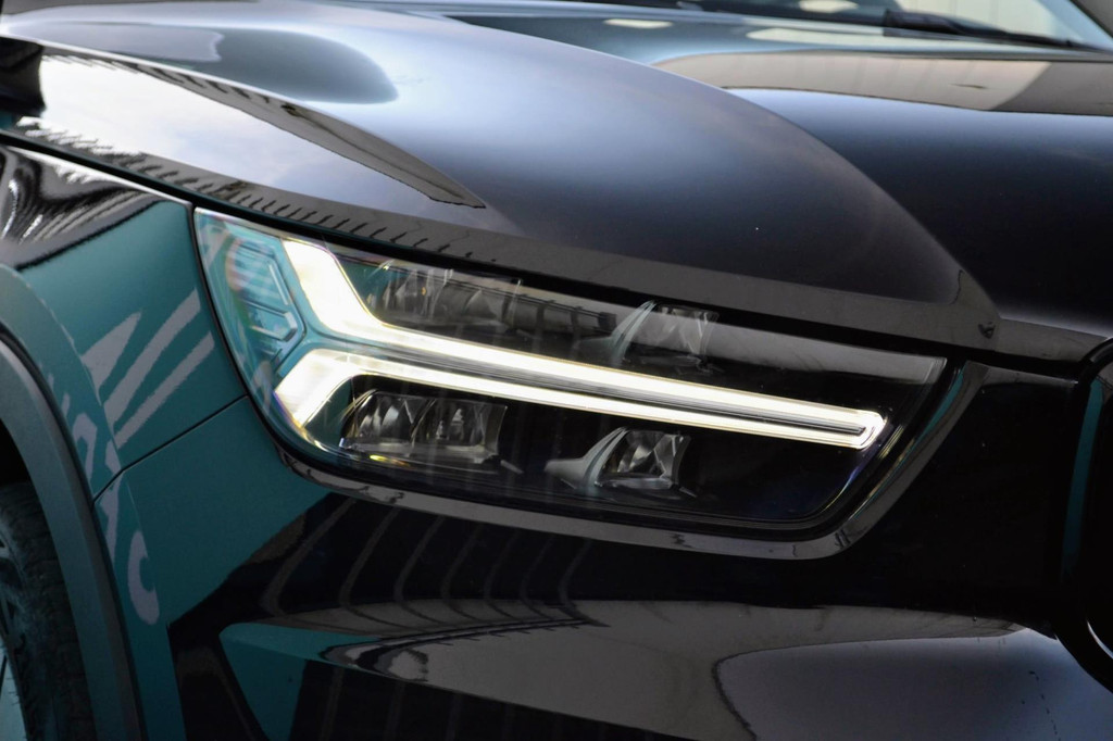 Volvo XC40 (J113ZG) met abonnement