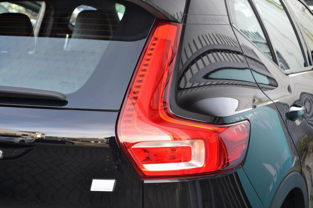 Volvo XC40 (J113ZG) met abonnement