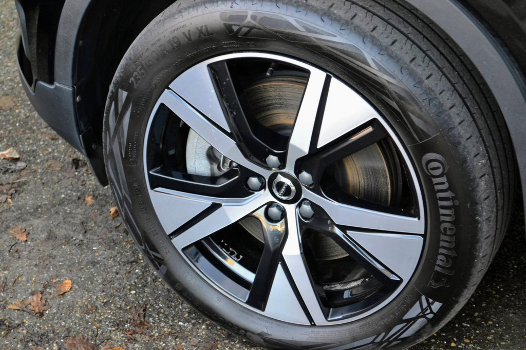 Volvo XC40 (J113ZG) met abonnement