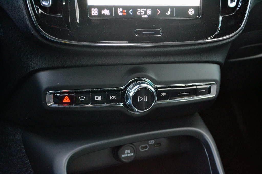 Volvo XC40 (J113ZG) met abonnement