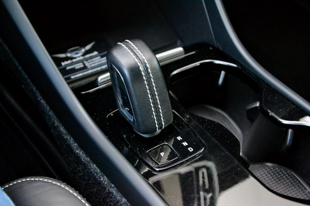 Volvo XC40 (J113ZG) met abonnement