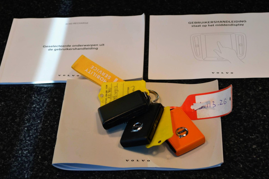Volvo XC40 (J113ZG) met abonnement