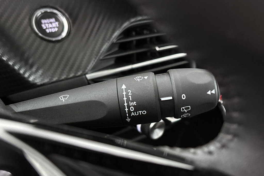 Peugeot e-208 (S493RD) met abonnement