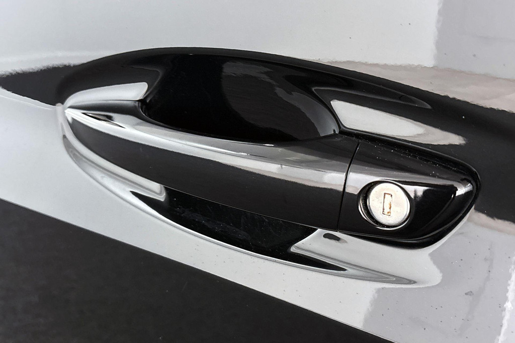 Peugeot e-208 (S493RD) met abonnement