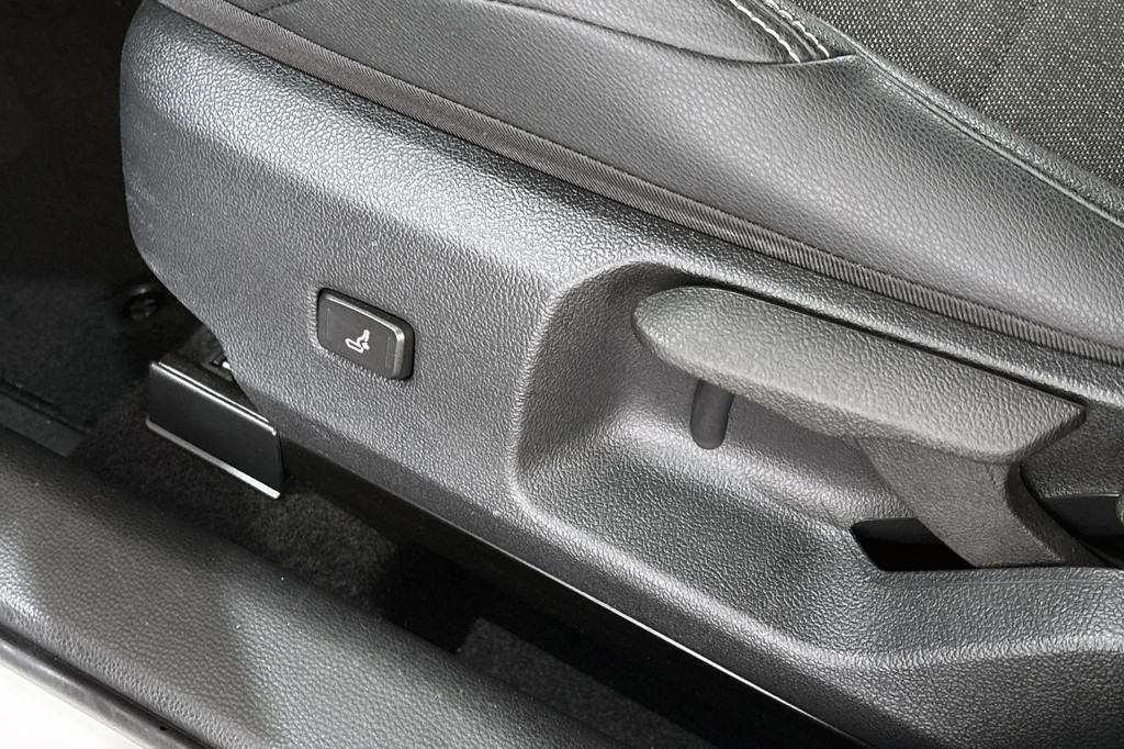 Toyota Corolla Touring Sports (N080BV) met abonnement