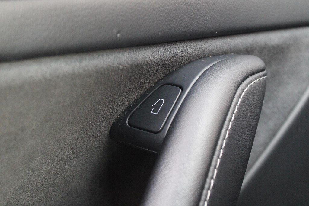 Tesla Model 3 AWD (K333HJ) met abonnement